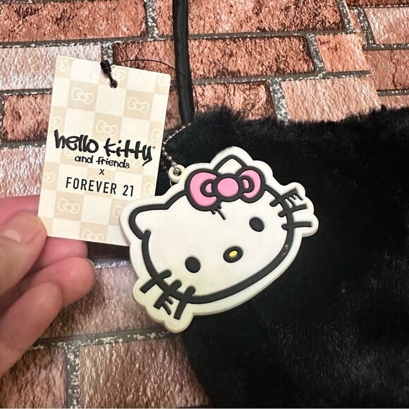 Hello Kitty Sanrio x Forever 21 Black fluffy Bag W/Rhinestones - Picture 6 of 7
